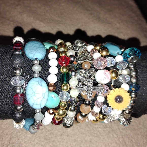 Multicolor Beaded Bracelet Set - Picture 3 of 3